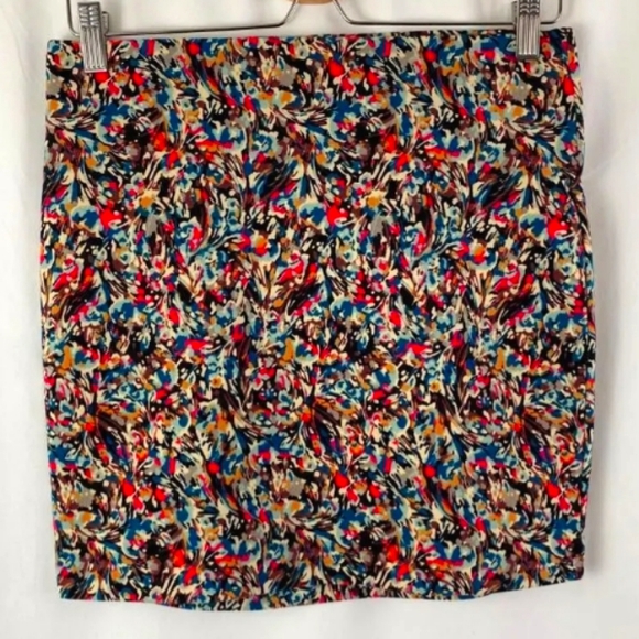 2/$20 BCBGeneration stretch knit mini skirt in multicolor abstract - Picture 3 of 8